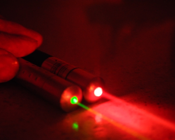 (image for) Green Laser Pointer & Red Laser Pointer - Click Image to Close